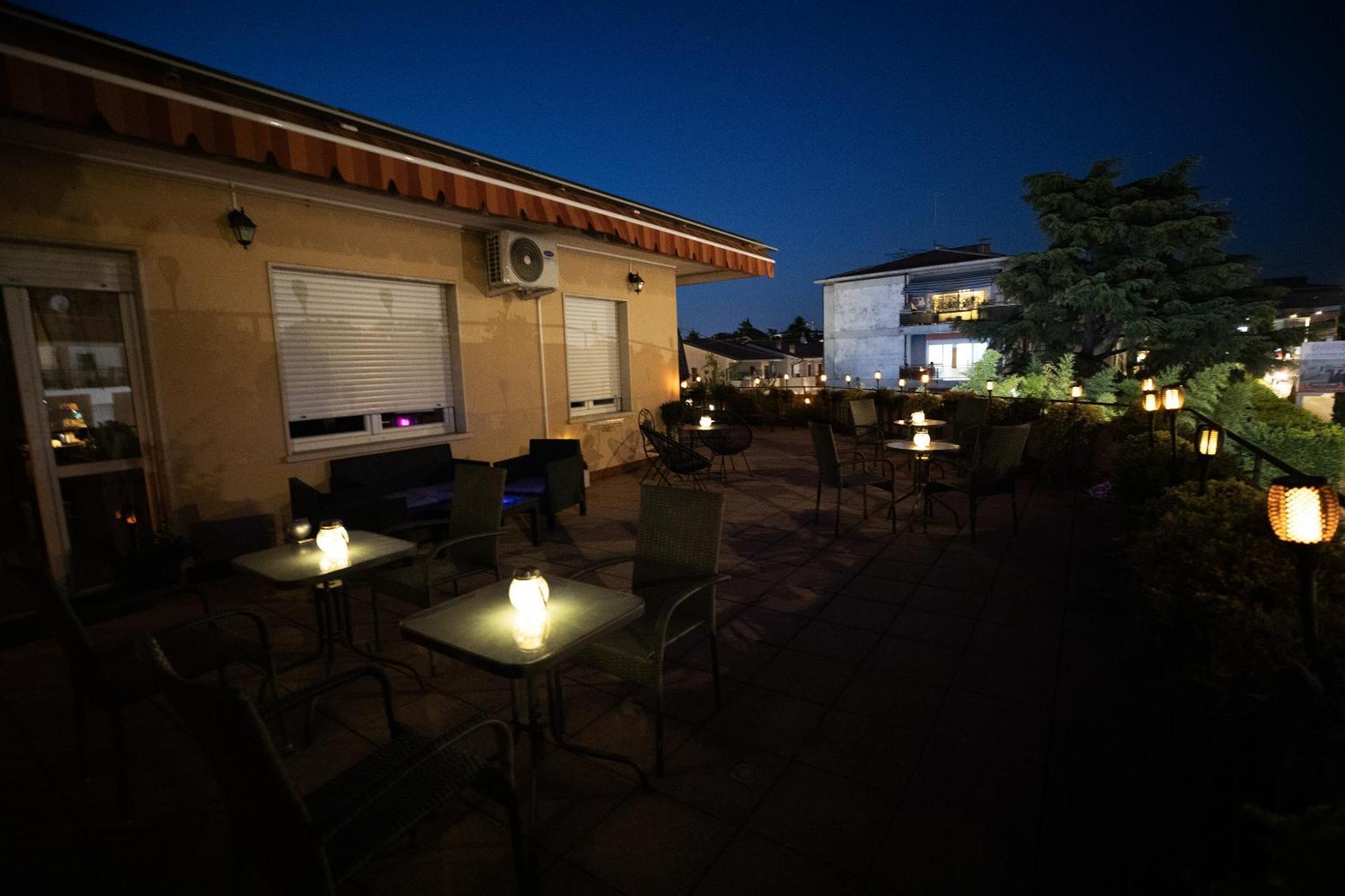Bru Rooms Peschiera del Garda Exterior foto