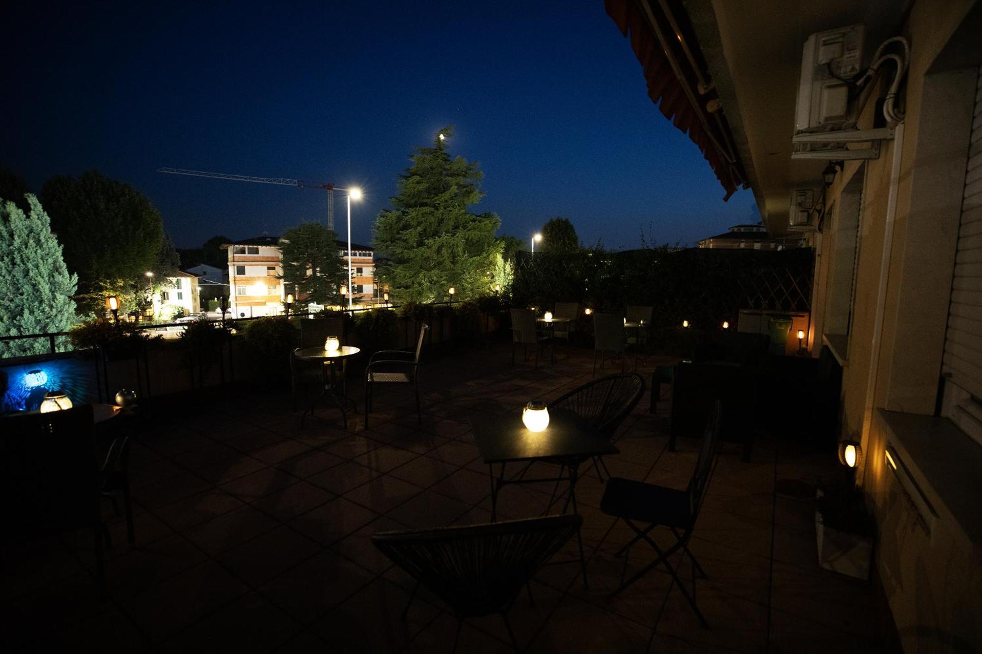Bru Rooms Peschiera del Garda Exterior foto